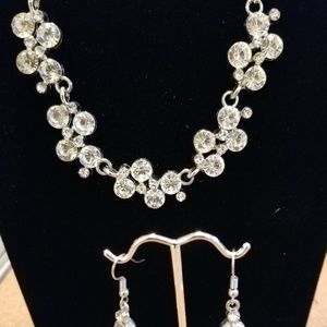 Bling! Necklace and ear rings. So pretty!